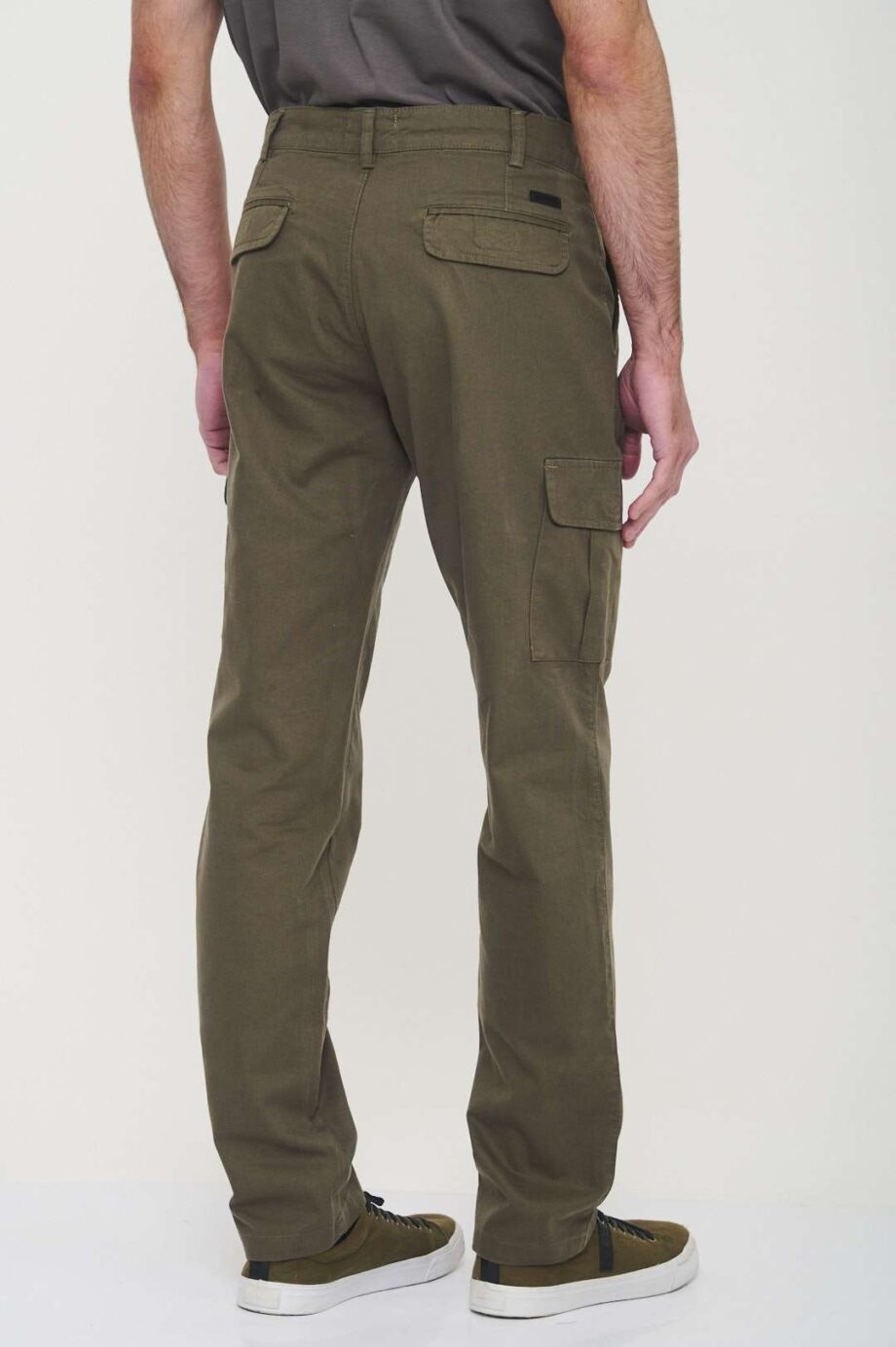 Pantalón cargo de gabardina