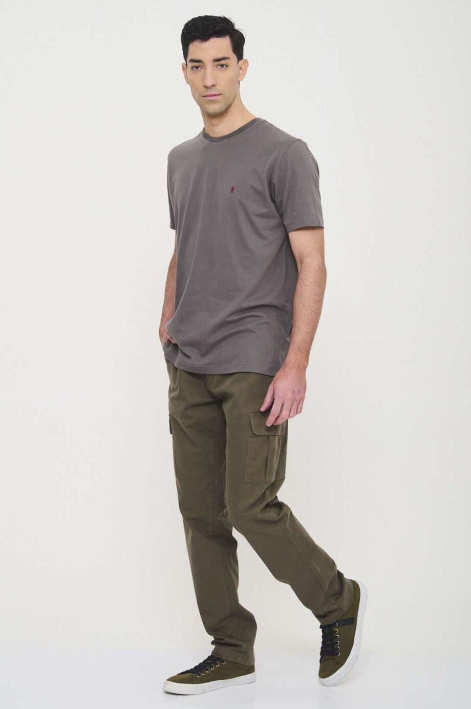 Pantalón cargo de gabardina