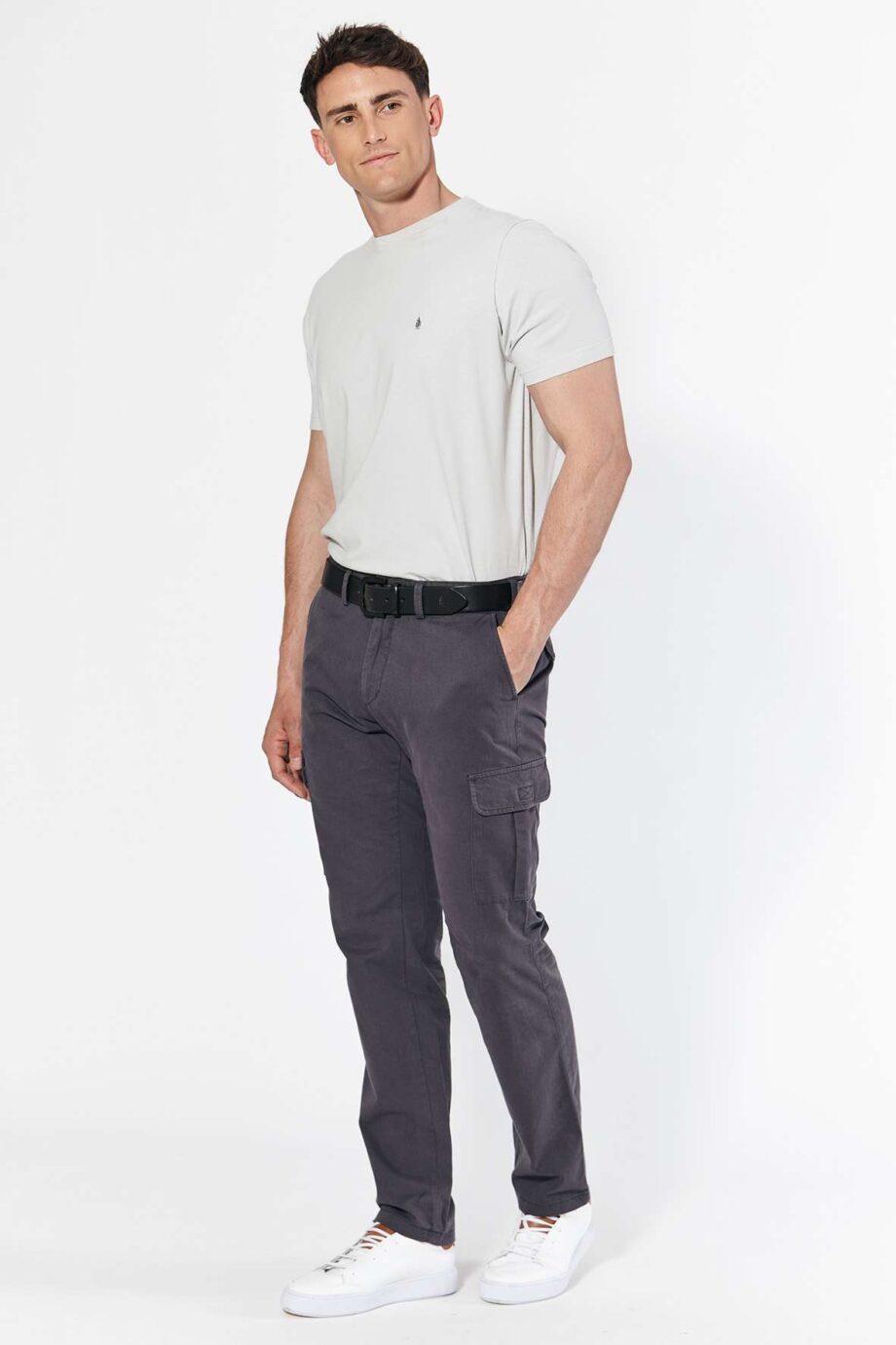Pantalón cargo de gabardina