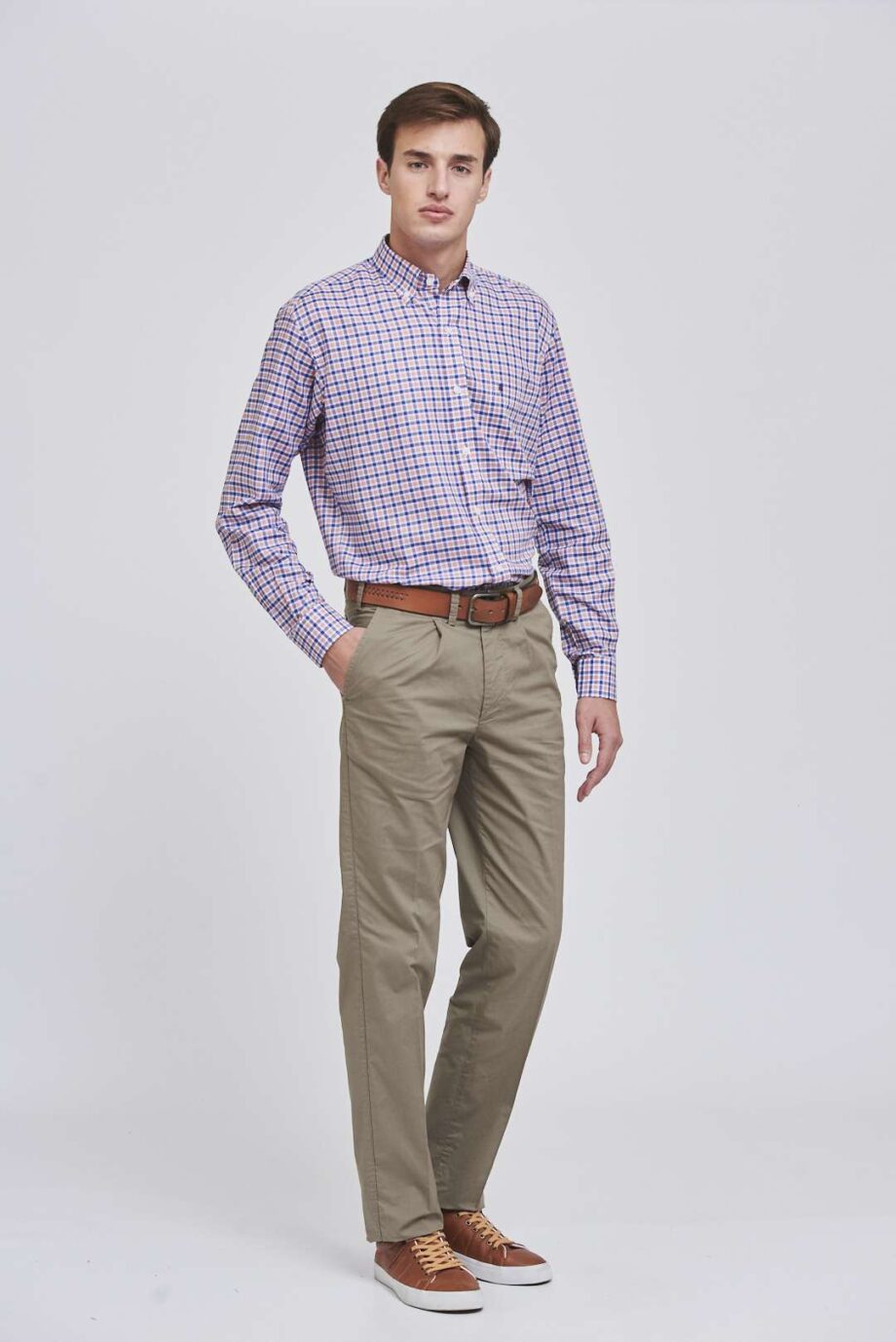 Pantalón pinzado de poplín