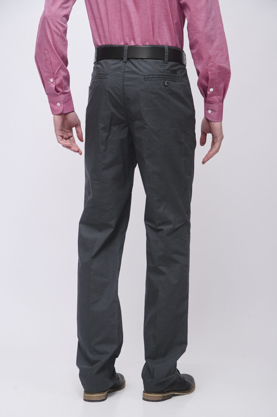Pantalón pinzado de poplín