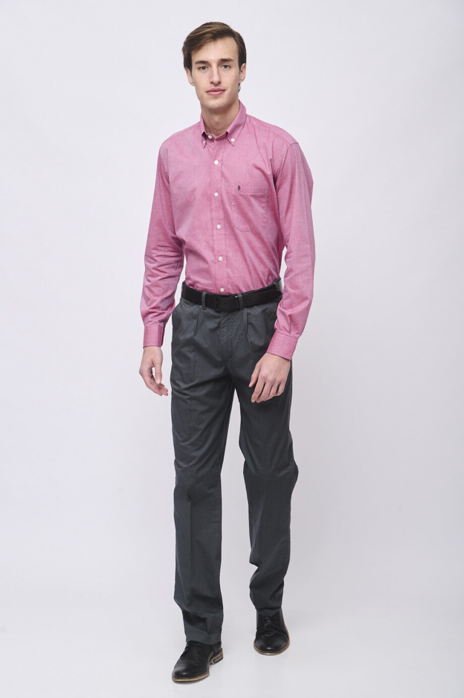 Pantalón pinzado de poplín