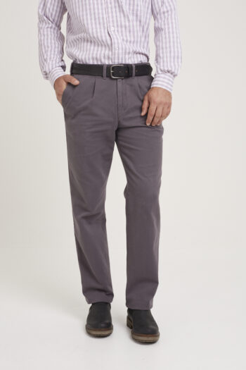 Pantalón pinzado de gabardina