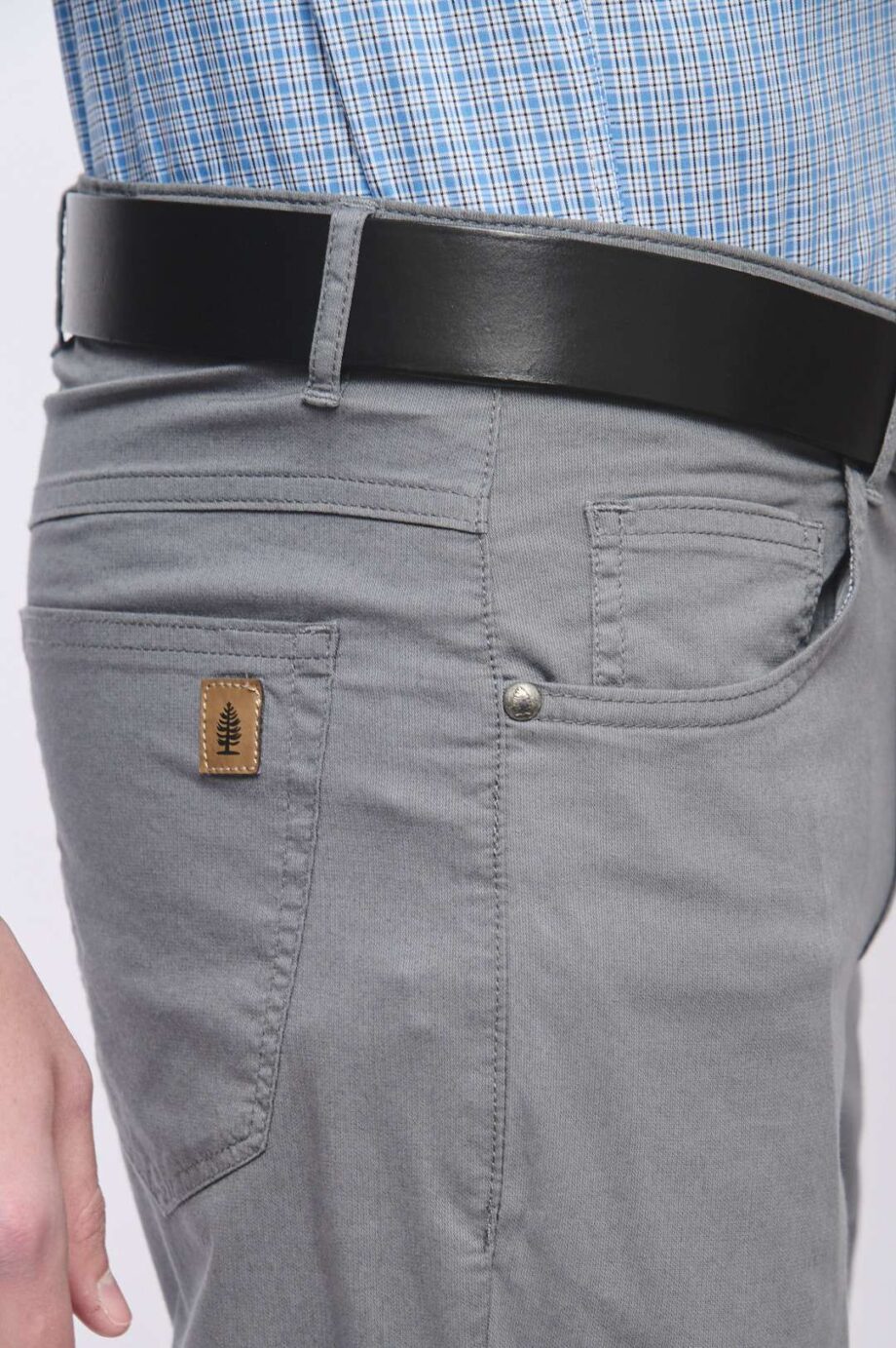 Pantalón corte jean recto de piqué liviano