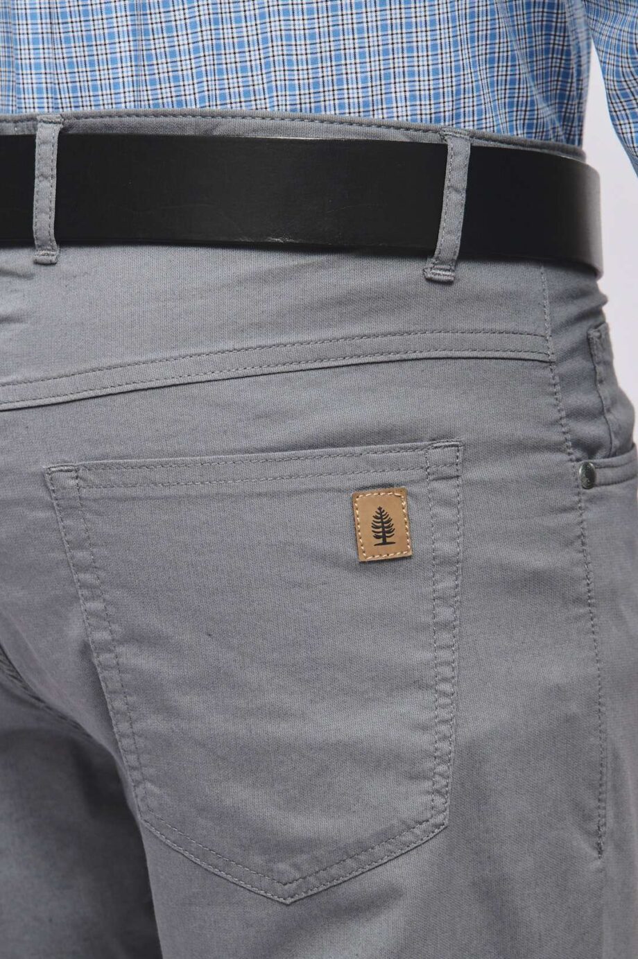 Pantalón corte jean recto de piqué liviano