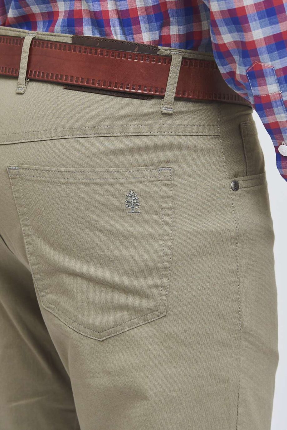 Pantalón corte jean recto de piqué liviano