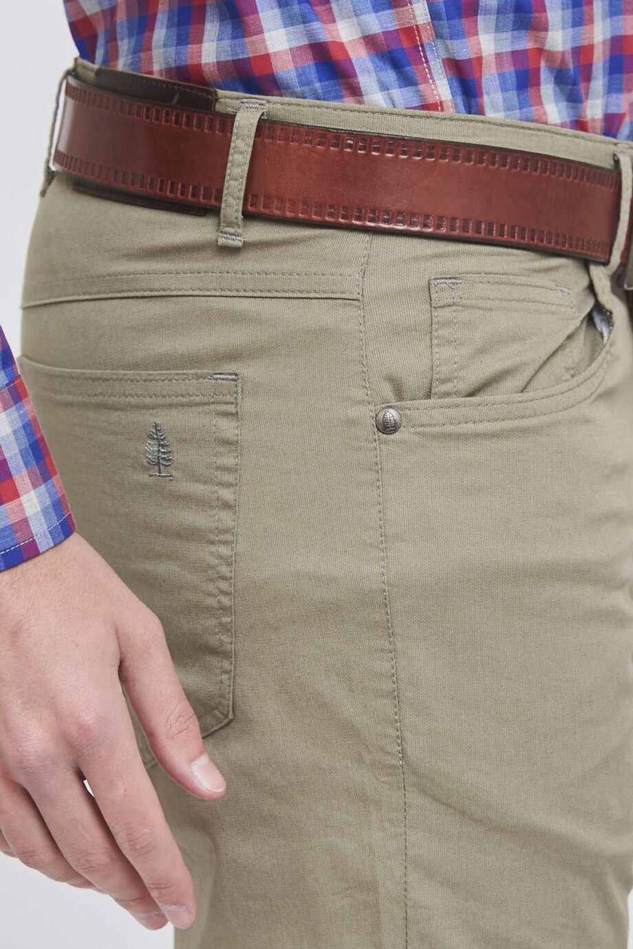 Pantalón corte jean recto de piqué liviano