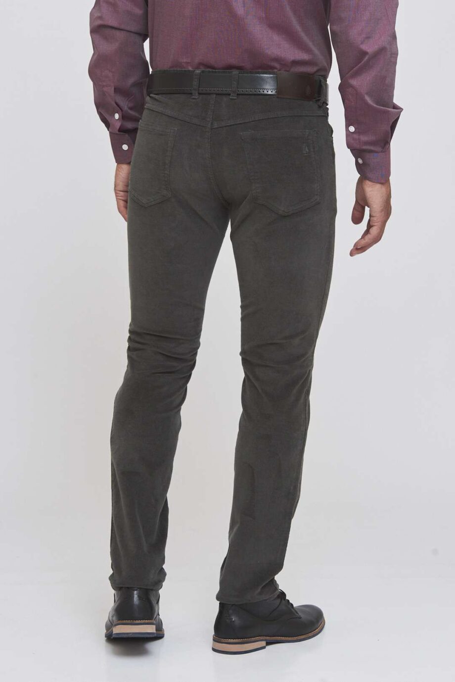 Pantalón corte jean de corderoy 21 bastas