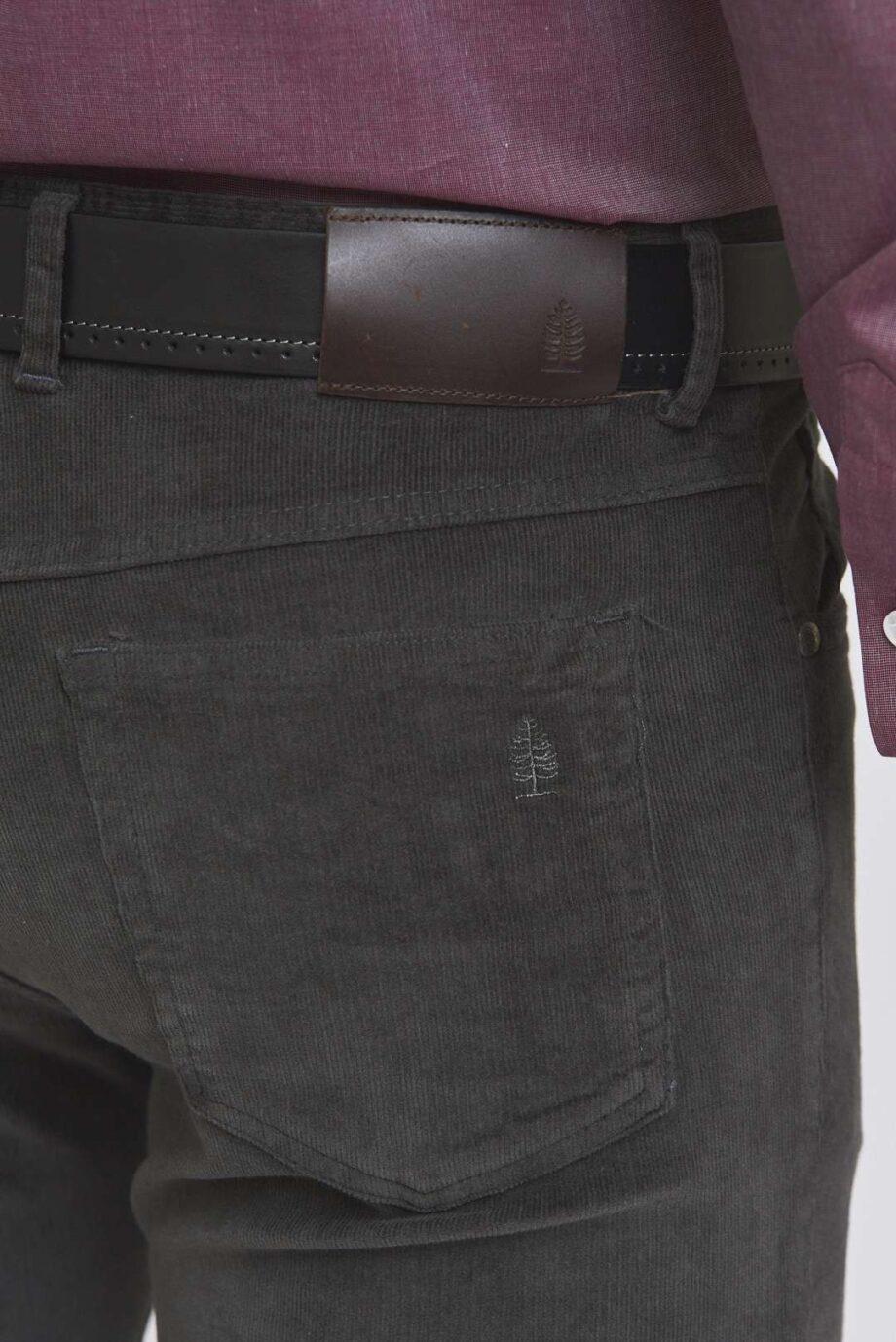 Pantalón corte jean de corderoy 21 bastas