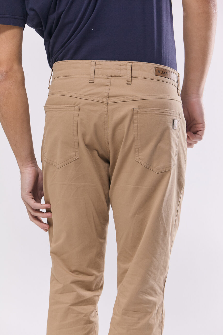 Pantalón corte jean de gabardina