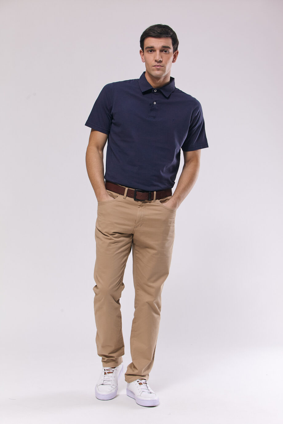 Pantalón corte jean de gabardina