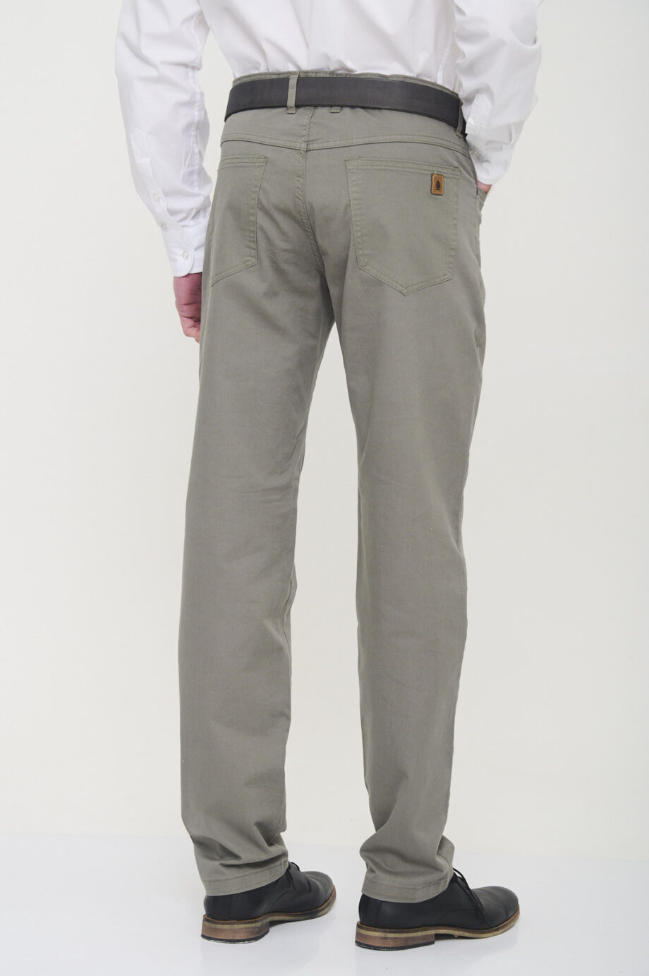 Pantalón corte jean de gabardina