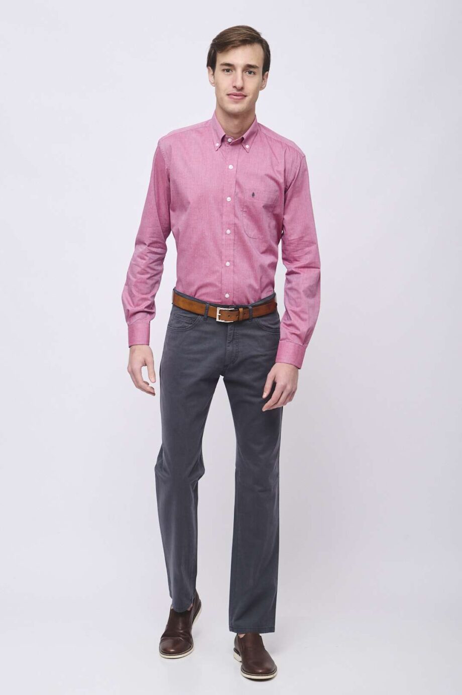 Pantalón corte jean regular fit de gabardina