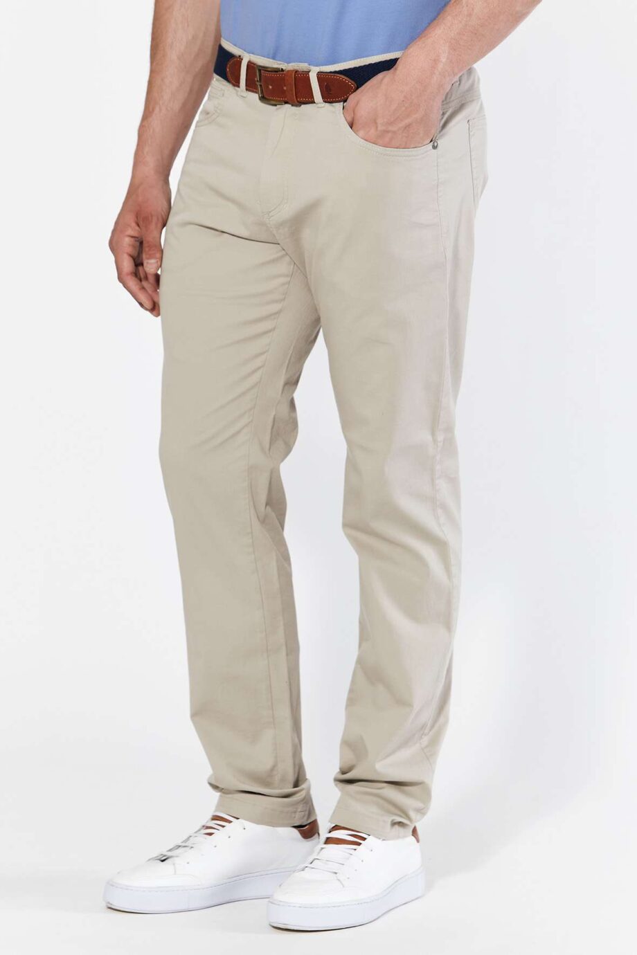 Pantalón básico corte jean de gabardina