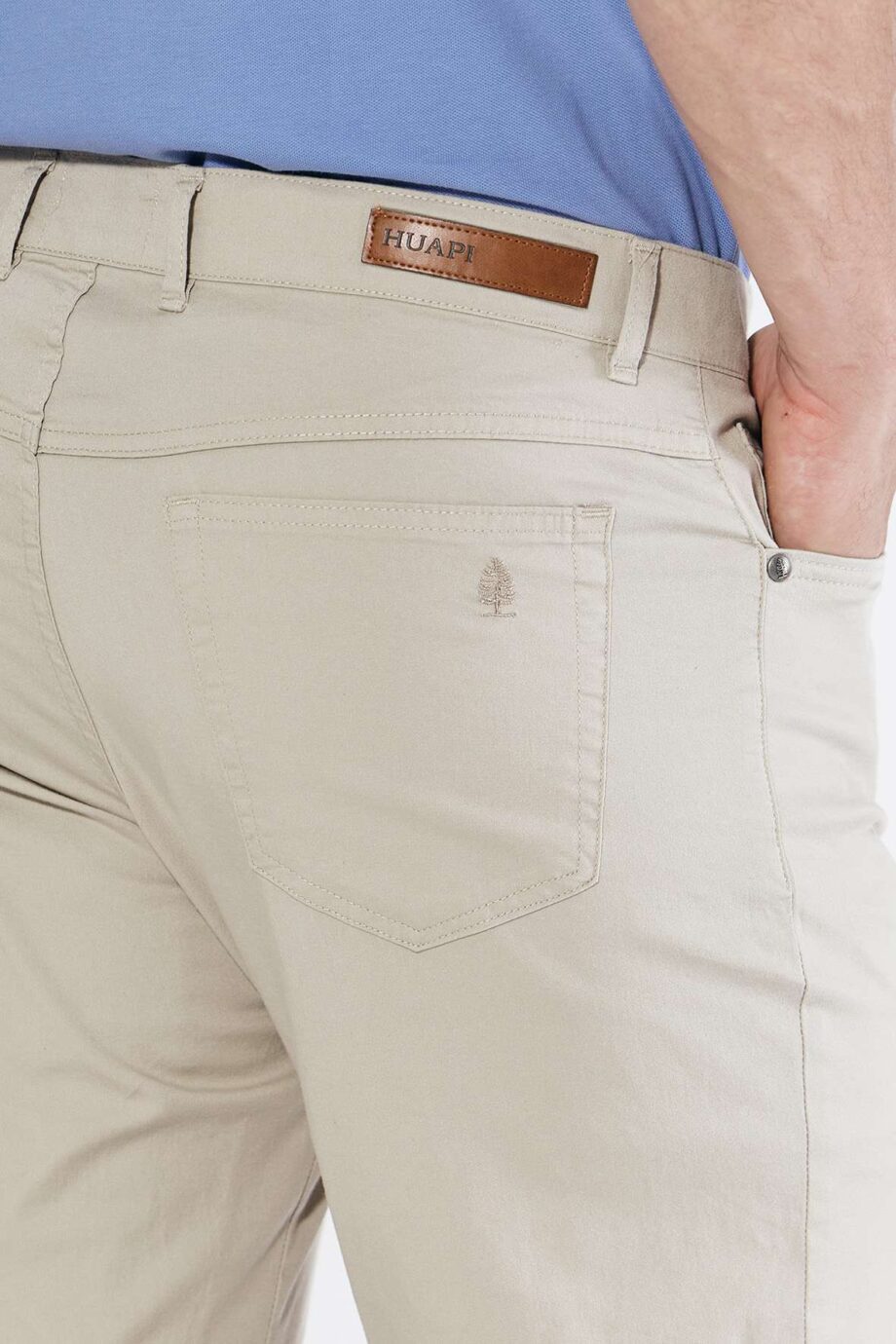 Pantalón básico corte jean de gabardina