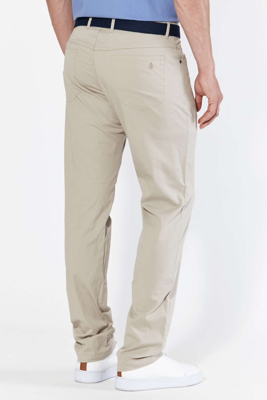 Pantalón básico corte jean de gabardina