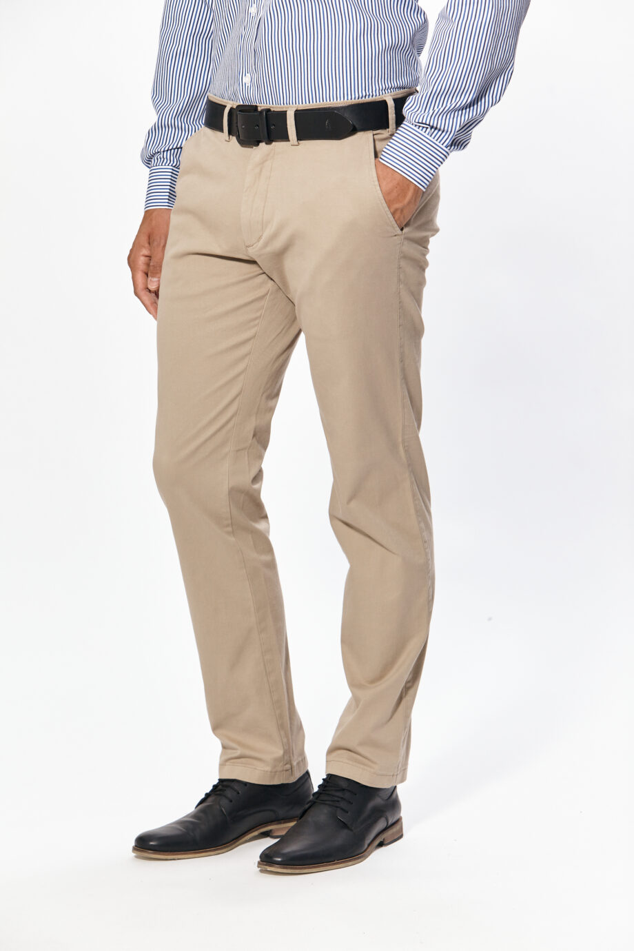 Chino regular fit de gabardina
