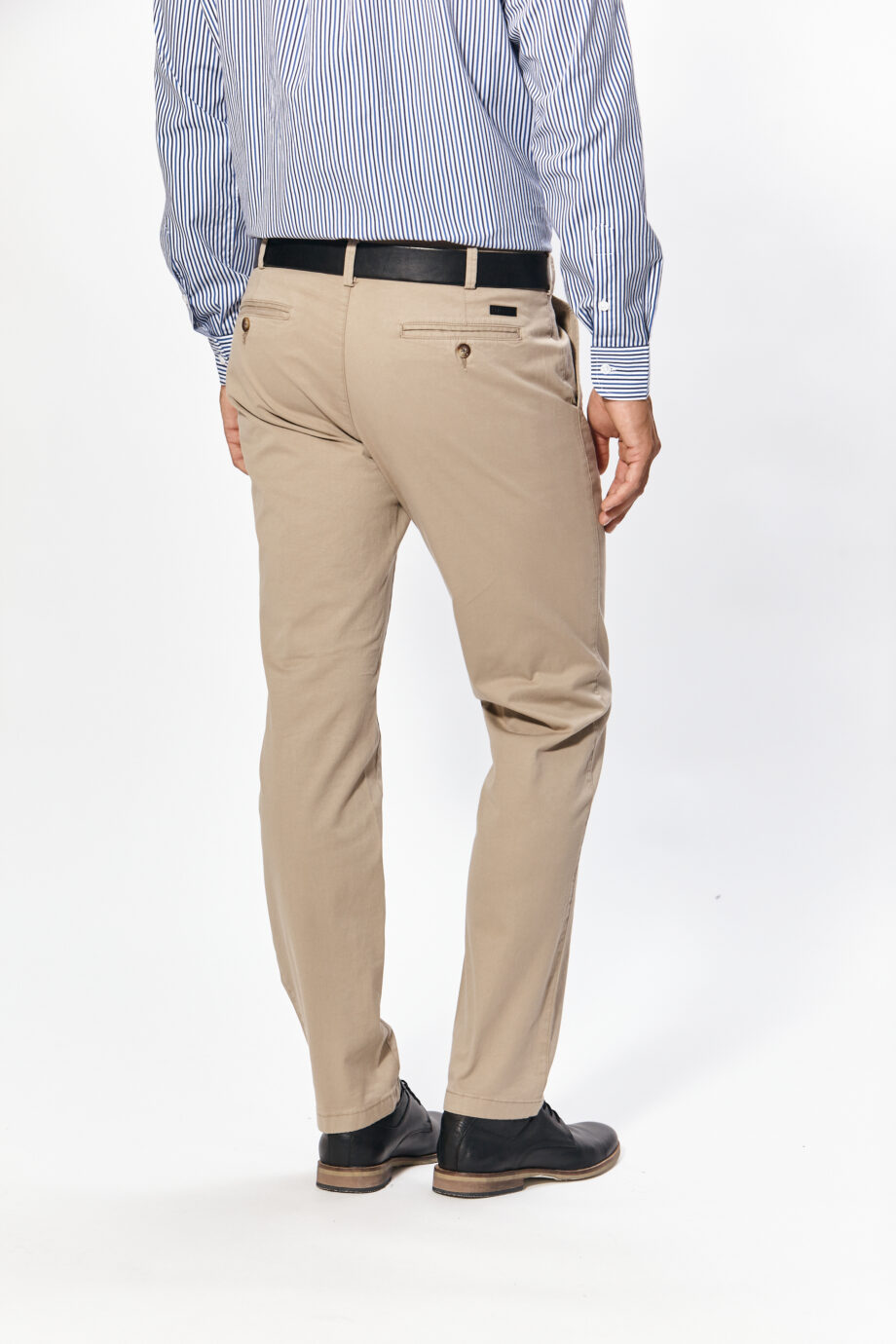Chino regular fit de gabardina