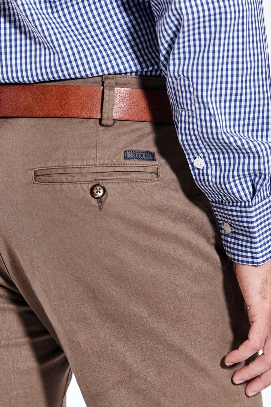 Chino regular fit de gabardina