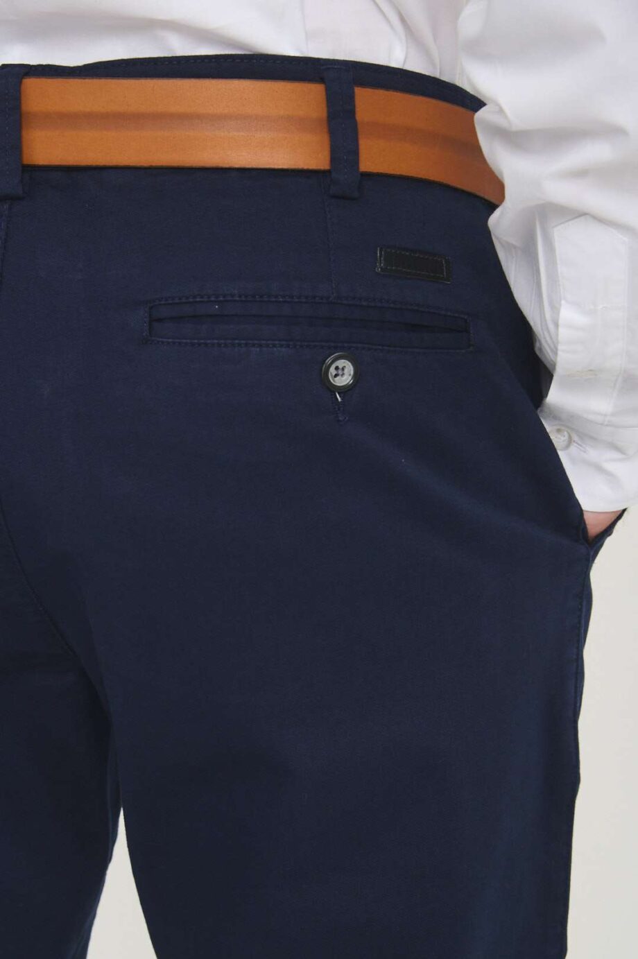 Chino regular fit de gabardina