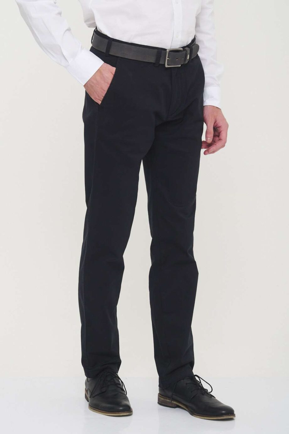 Chino regular fit de gabardina