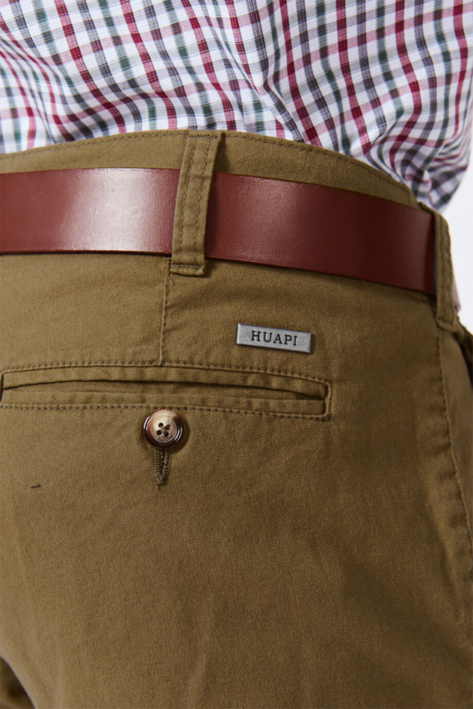 Chino básico regular fit de gabardina