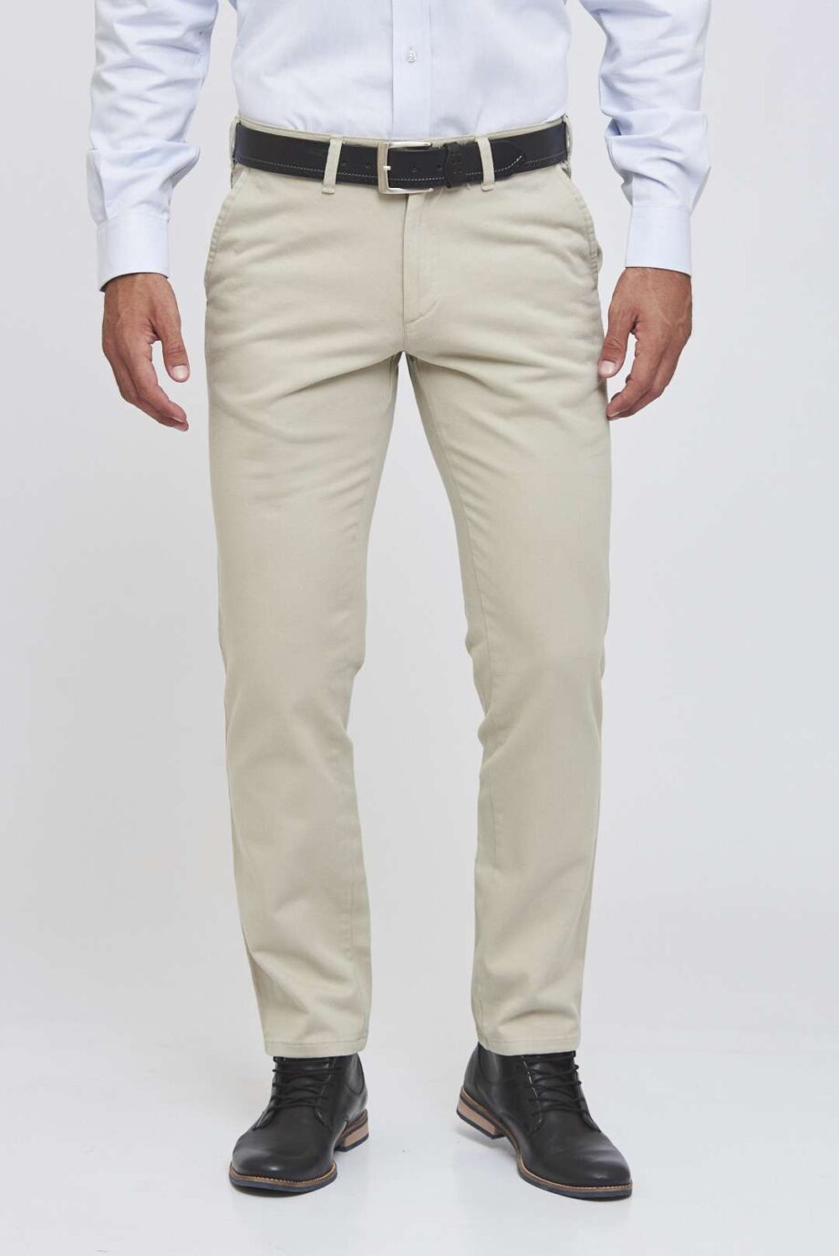 Chino básico de gabardina 100% algodón