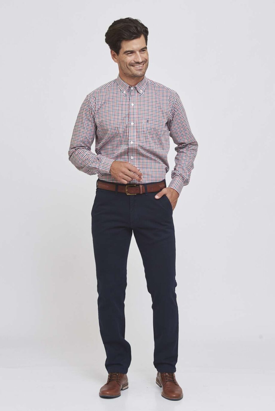 Chino básico de gabardina 100% algodón