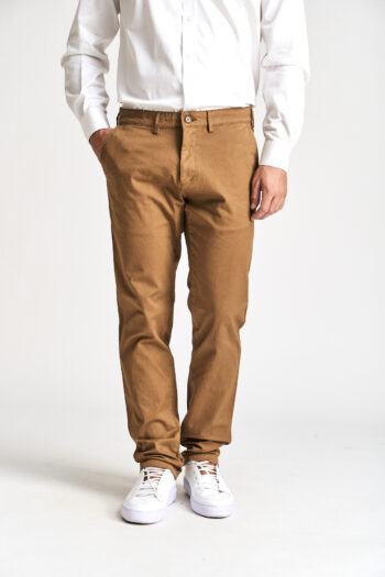 Pantalón sin pinzas regular  básico