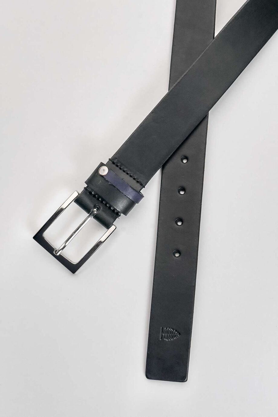 Cinto de cuero con pasador combinado