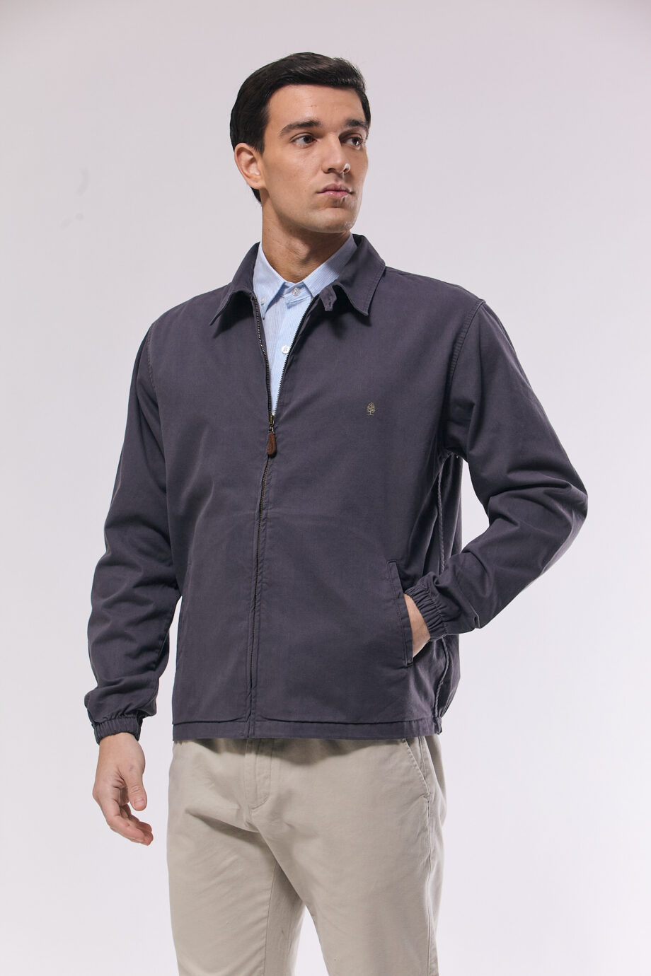 Campera corta de gabardina