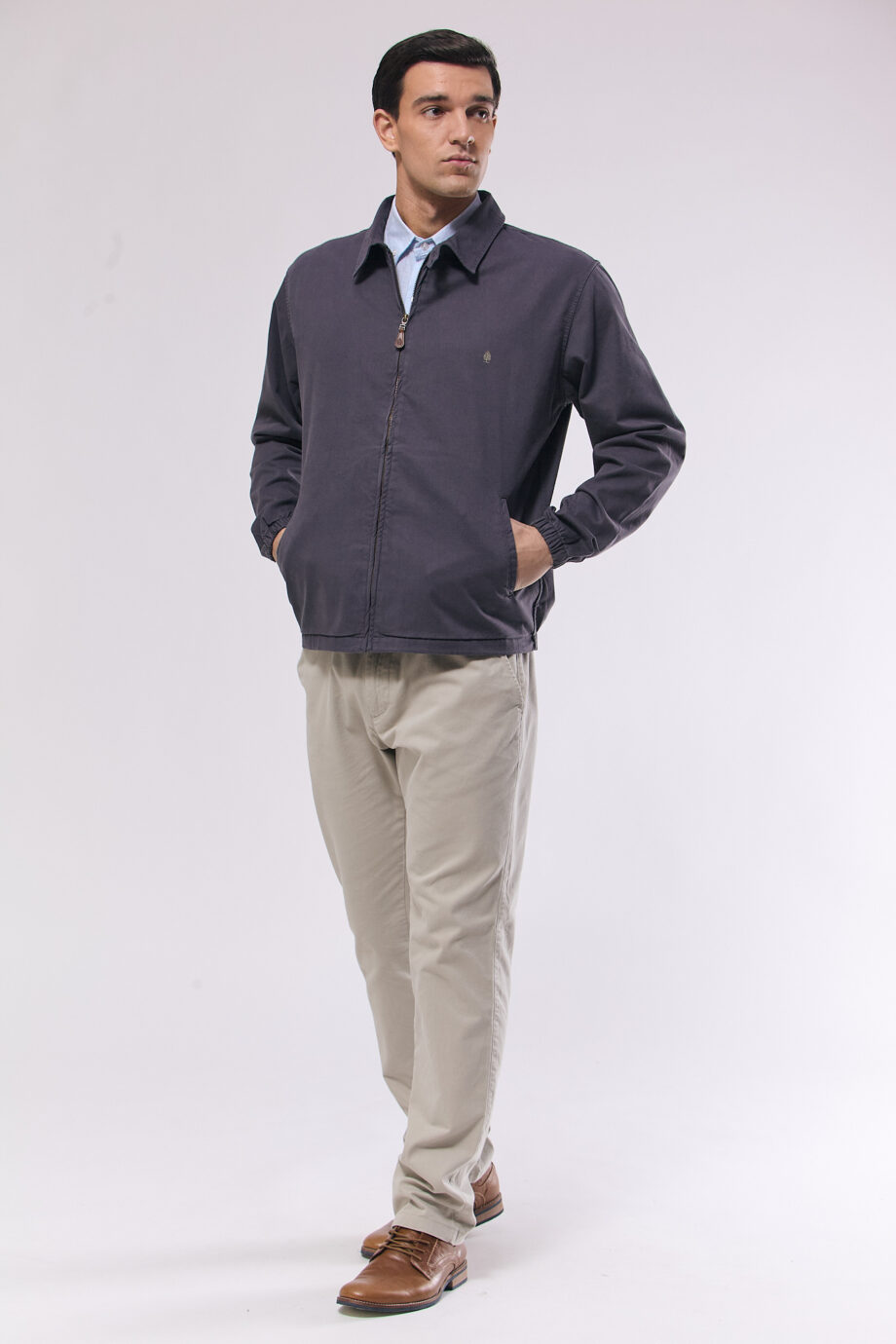 Campera corta de gabardina