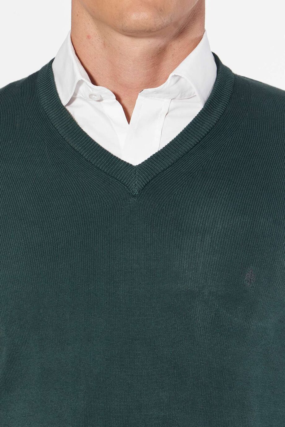 Sweater de hilo escote v