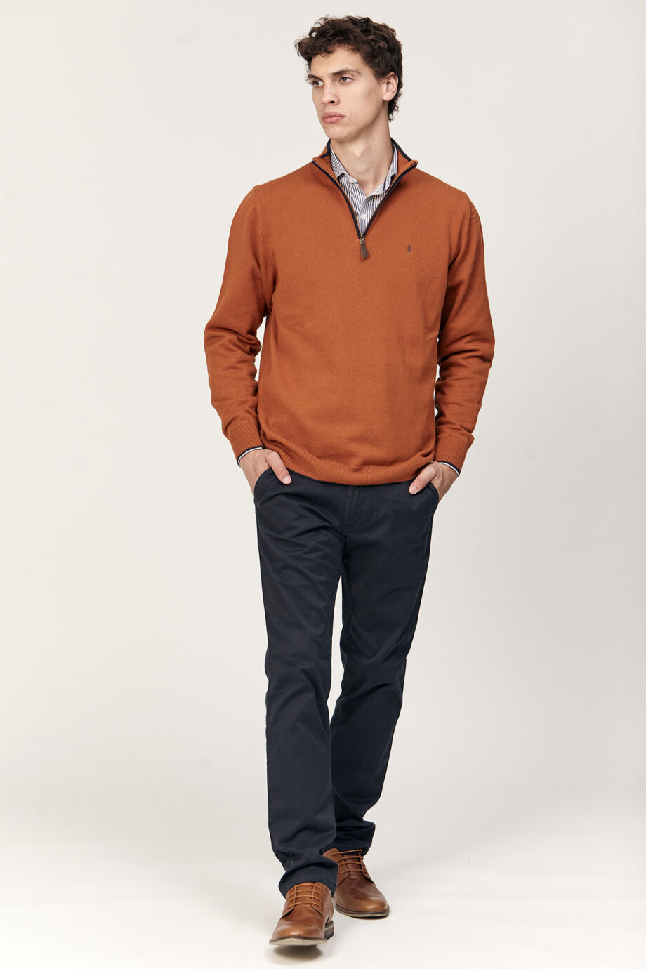 Sweater medio cierre de lana liviana