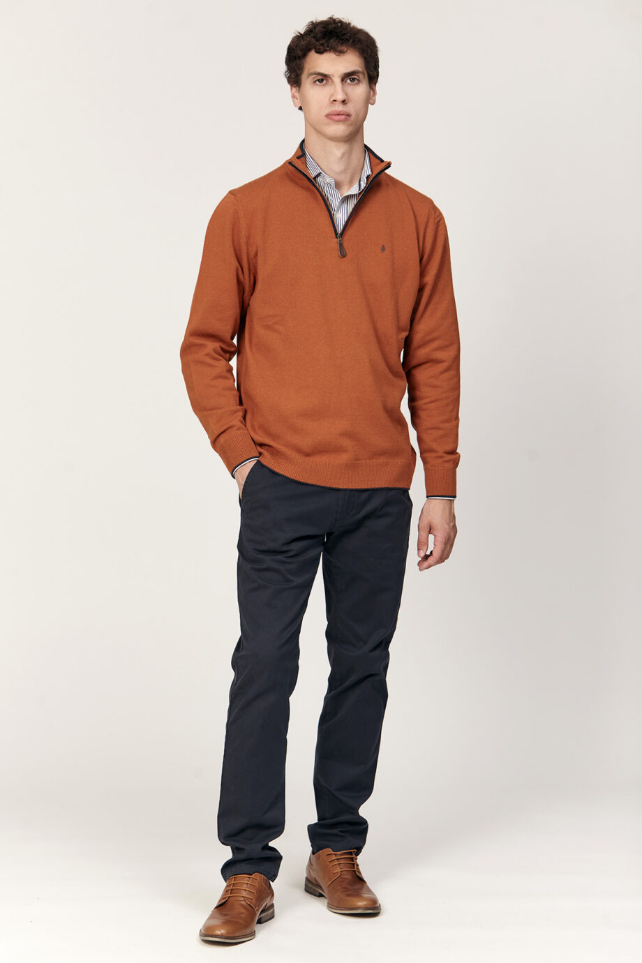 Sweater medio cierre de lana liviana