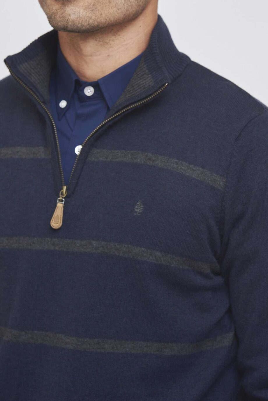 Sweater medio cierre a rayas
