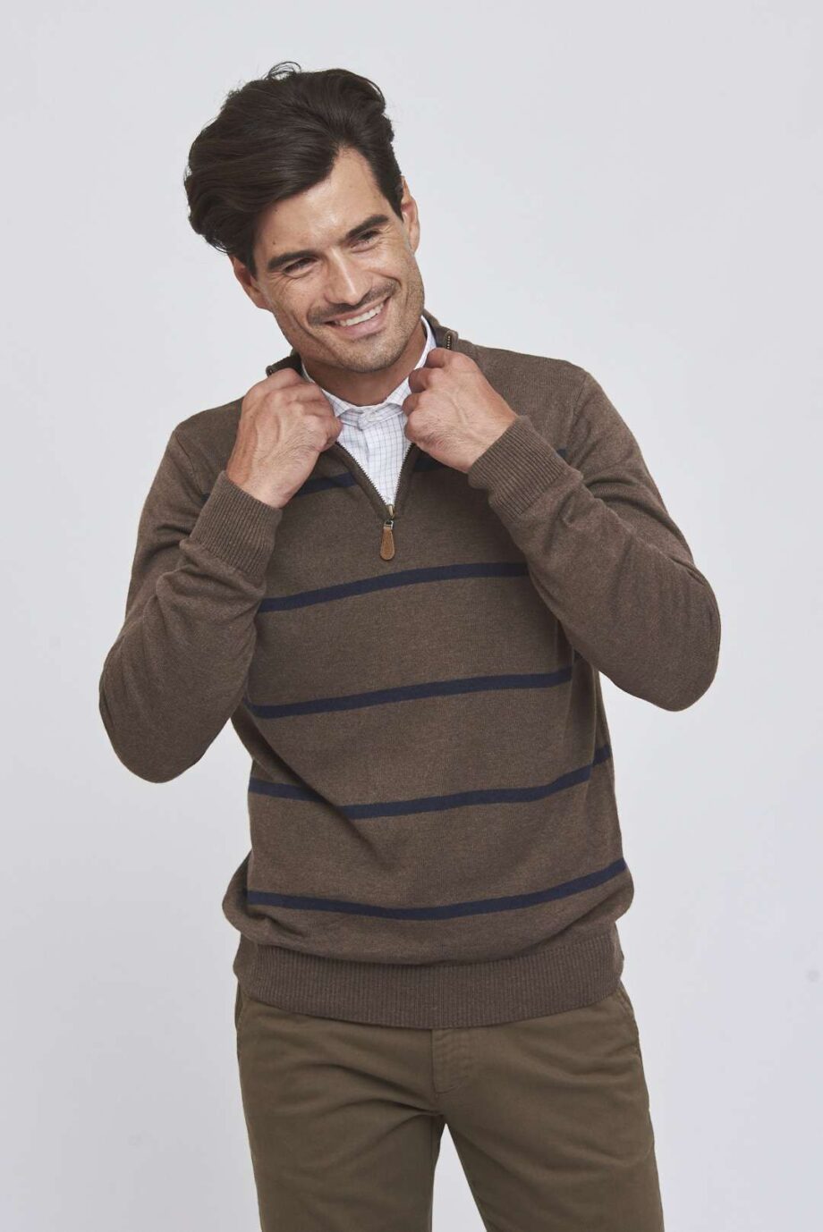 Sweater medio cierre a rayas