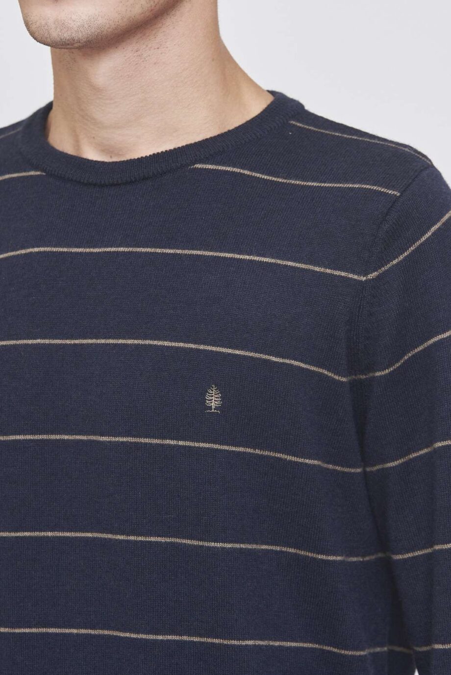 Sweater cuello O a rayas
