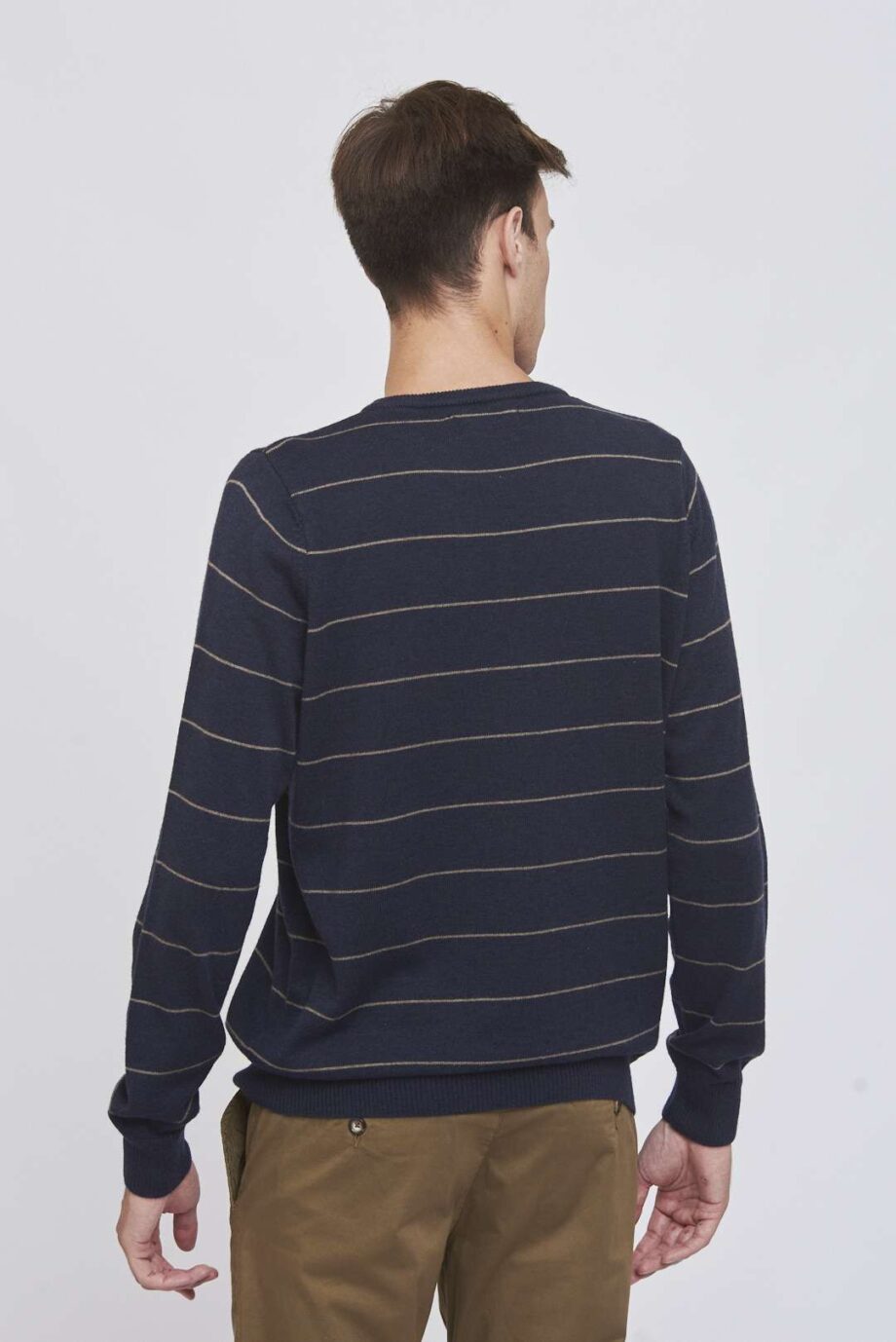 Sweater cuello O a rayas