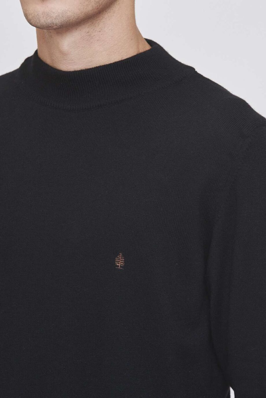 Sweater media polera de lana liviana