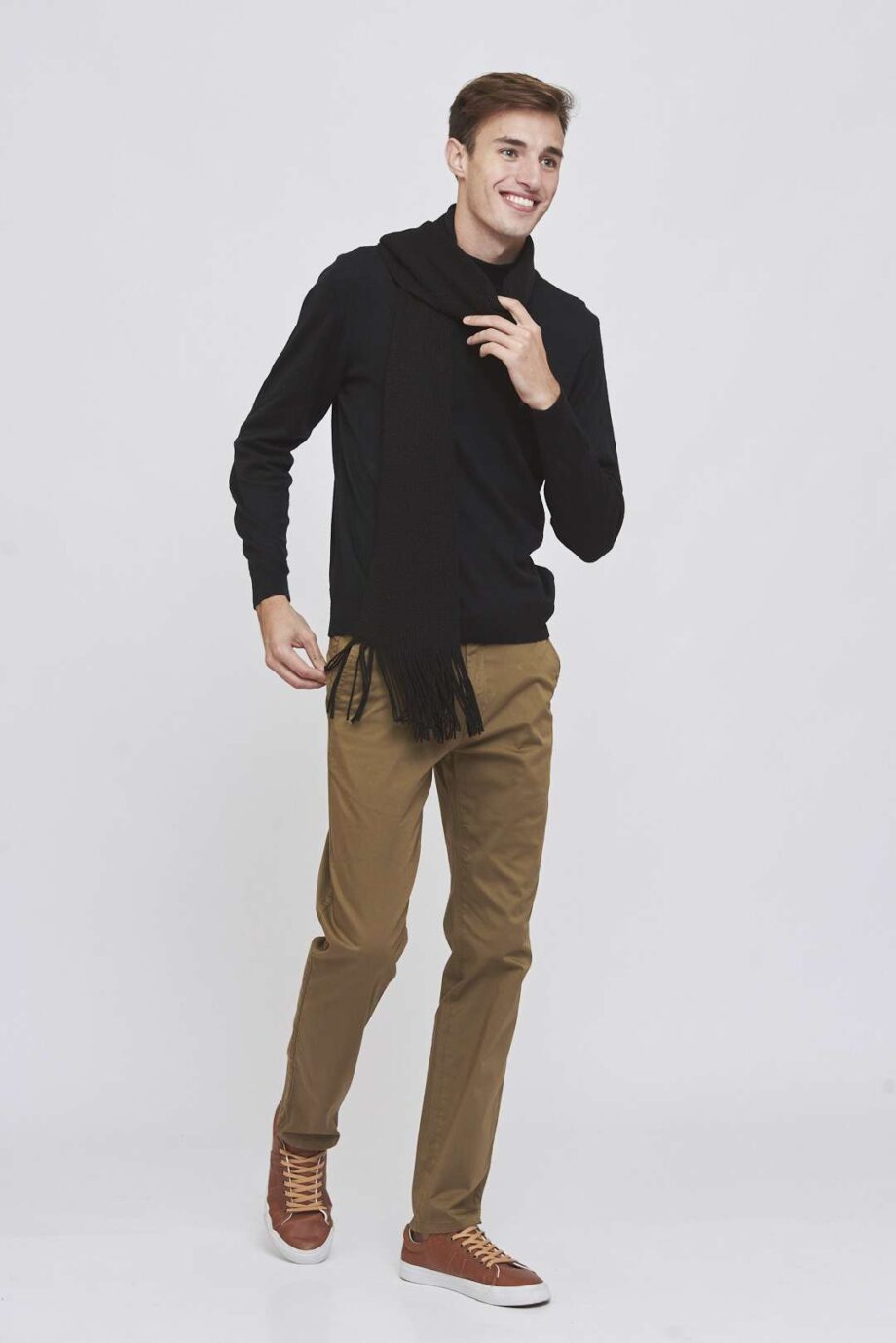 Sweater media polera de lana liviana