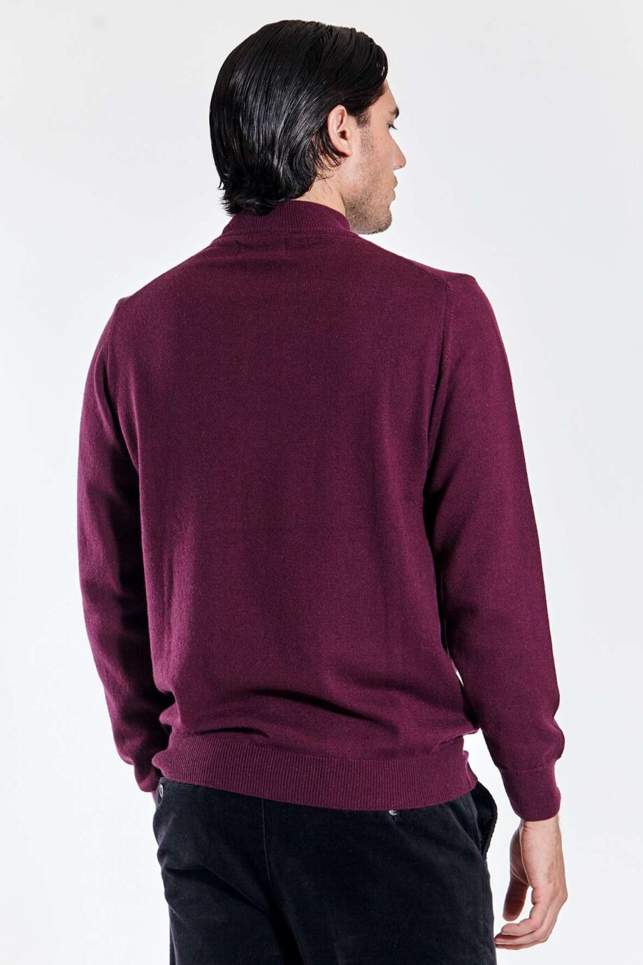 Sweater media polera de lana liviana