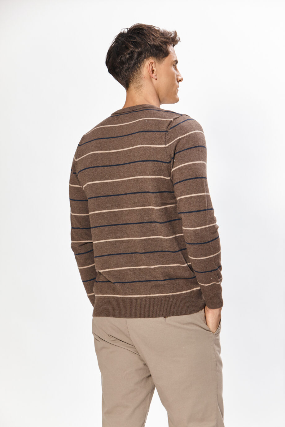 Sweater cuello O a rayas