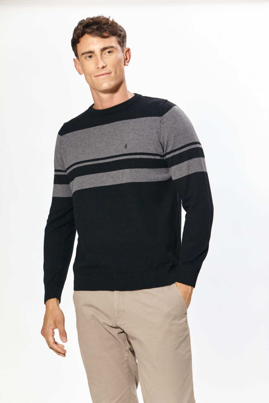 Sweater cuello O rayado
