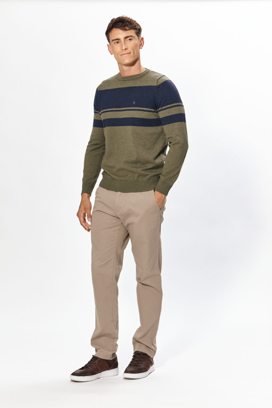 Sweater cuello O rayado