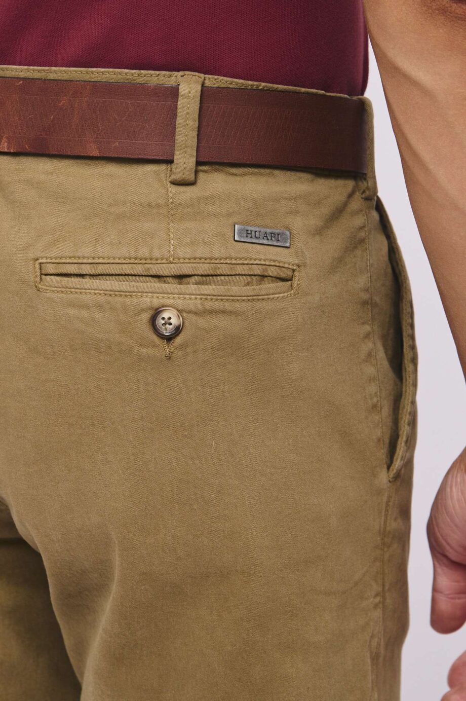 Bermuda chino de gabardina teñida