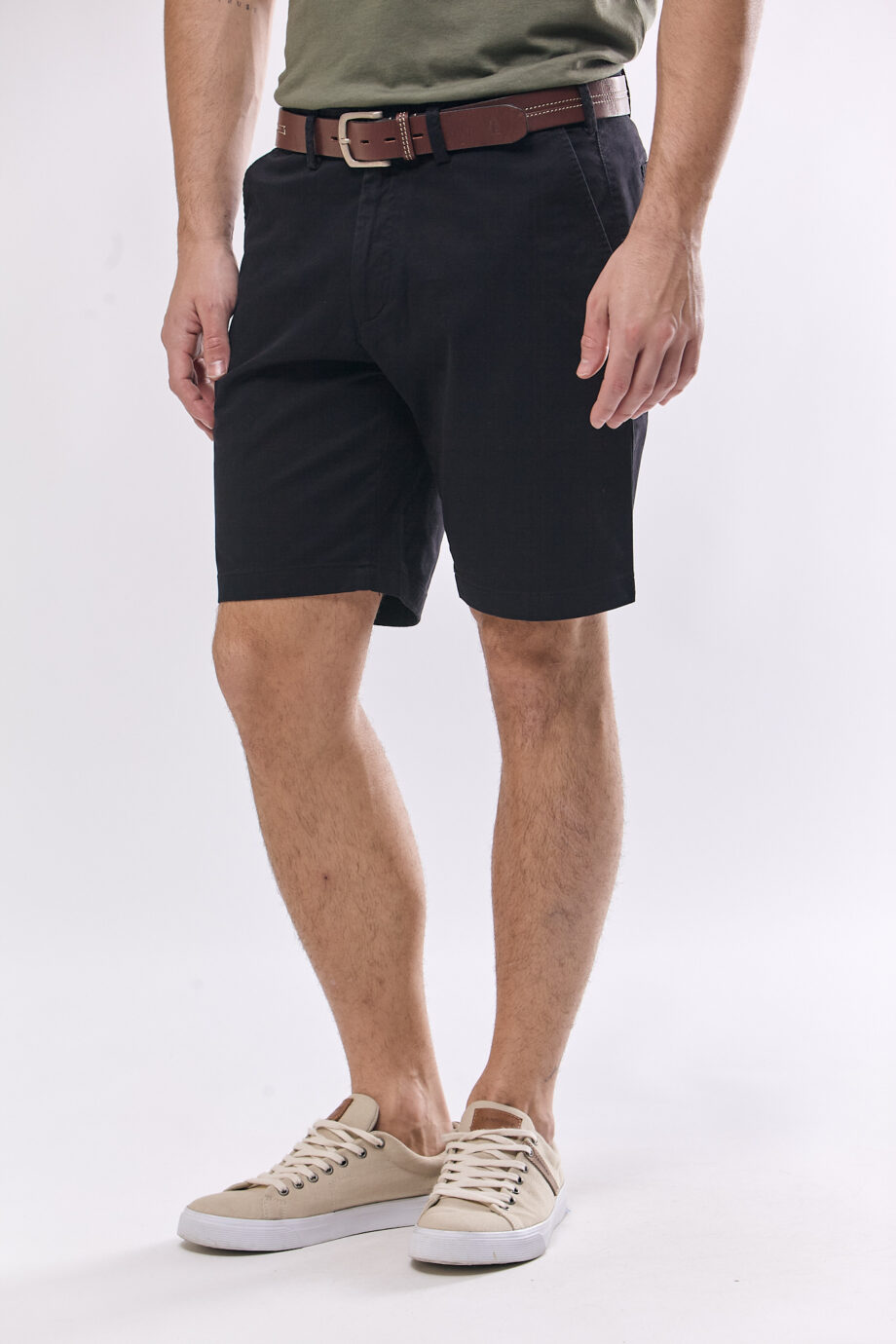 Bermuda recta de gabardina
