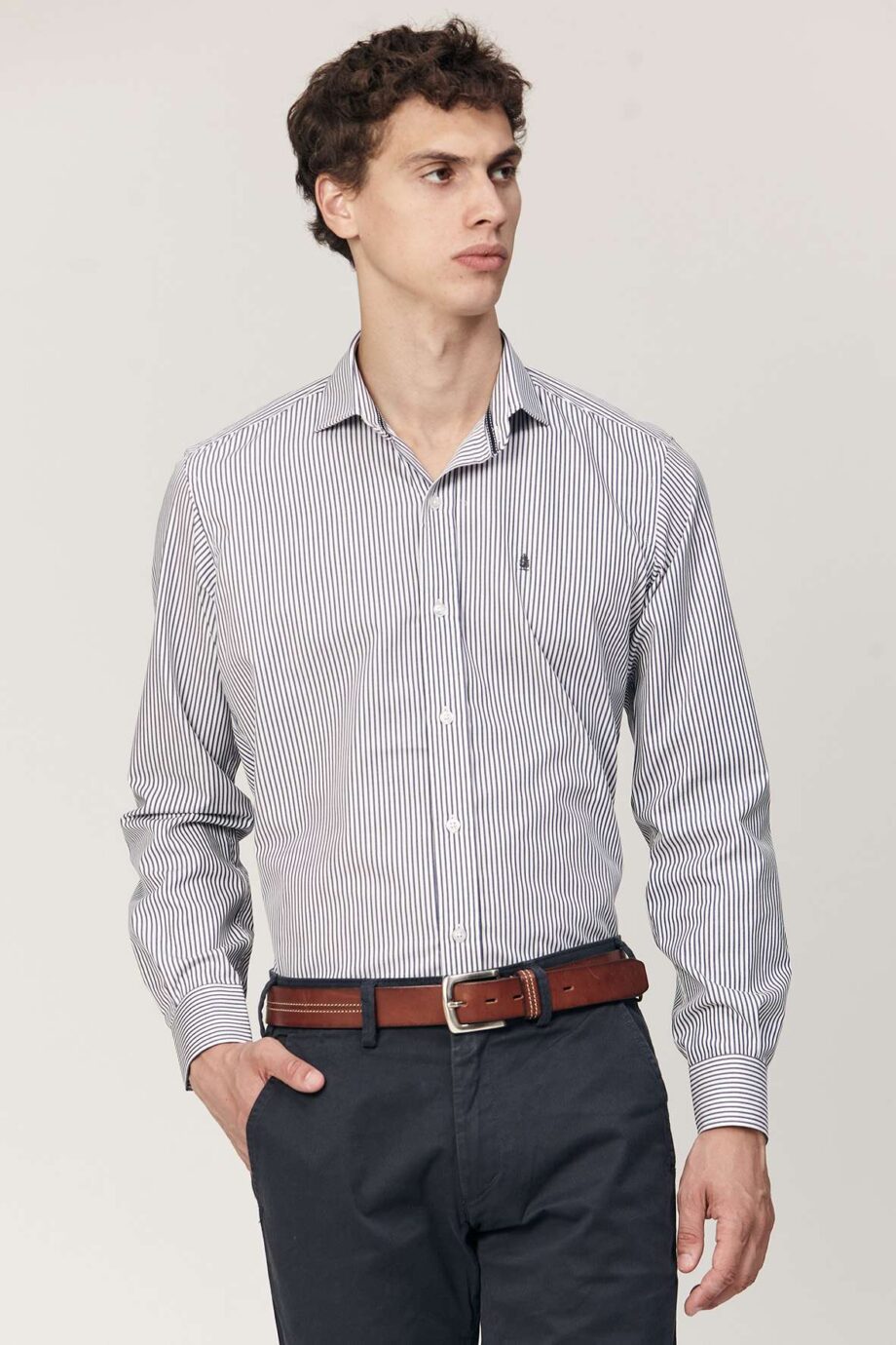 Camisa slim fit a rayas