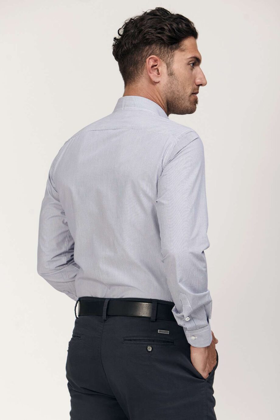 Camisa slim fit a rayas