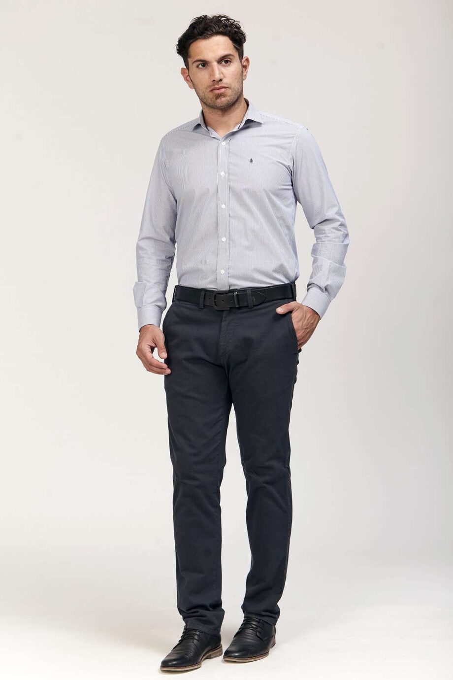 Camisa slim fit a rayas
